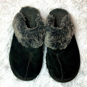 NWOT black suede slippers with fluffy soft fur inside!